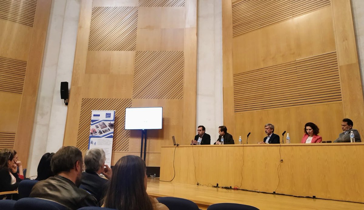 GrupoCPHE's tweet photo. El Alcalde de #Ávila inaugura el X Forum #CiViNET España y Portugal, que se celebra hoy y mañana en el Auditorio Nacional de San Francisco, con el título: “Personas que se mueven, ciudades que cambian. Accesibilidad, movilidad y transporte entornos urbanos” #CiudadesPatrimonio https://t.co/HeuVa7GLIF