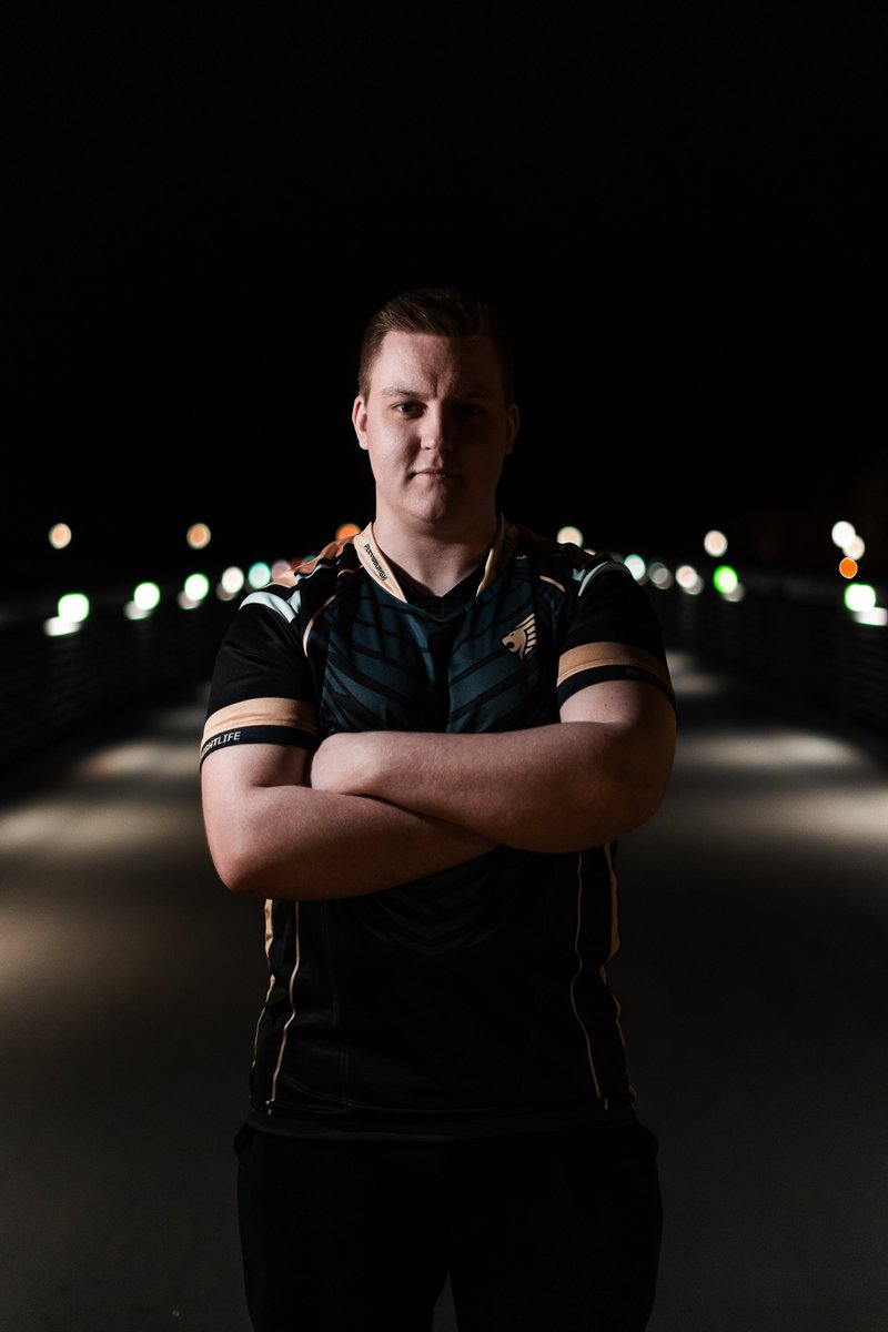 Late Night Photoshoot with <a href="/DraedonPUBG/">Draedon</a> <a href="/Zhnark/">Zhnark</a> <a href="/wan7edOfficial/">wan7ed</a> <a href="/Realzx_/">Marcus</a>
 
Check the full gallery from last night on my Instagram:
instagram.com/dominikschroed…

#PEL #KnightsLife