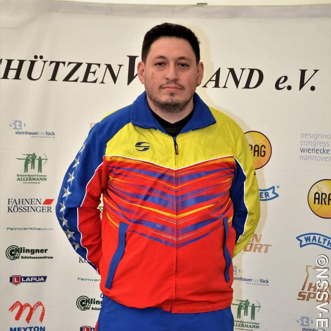 FEVETI's tweet photo. Nuevo Récord Nacional para Julio Iemma en 3 Posiciones Masculino con 1161 puntos el el International Shooting Competition of Hannover 2019. @JulioTiroVen @OfficialCOV @PuntoOlimpico #ROADTOTOKYO2020 https://t.co/PReSZXQjO3