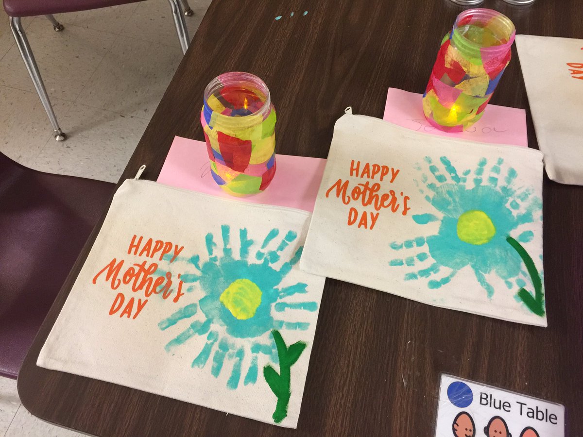 ChristineMCha's tweet image. Our Mother’s Day Gifts turned out so cute!!! #ThisisElrod #LifeinALE