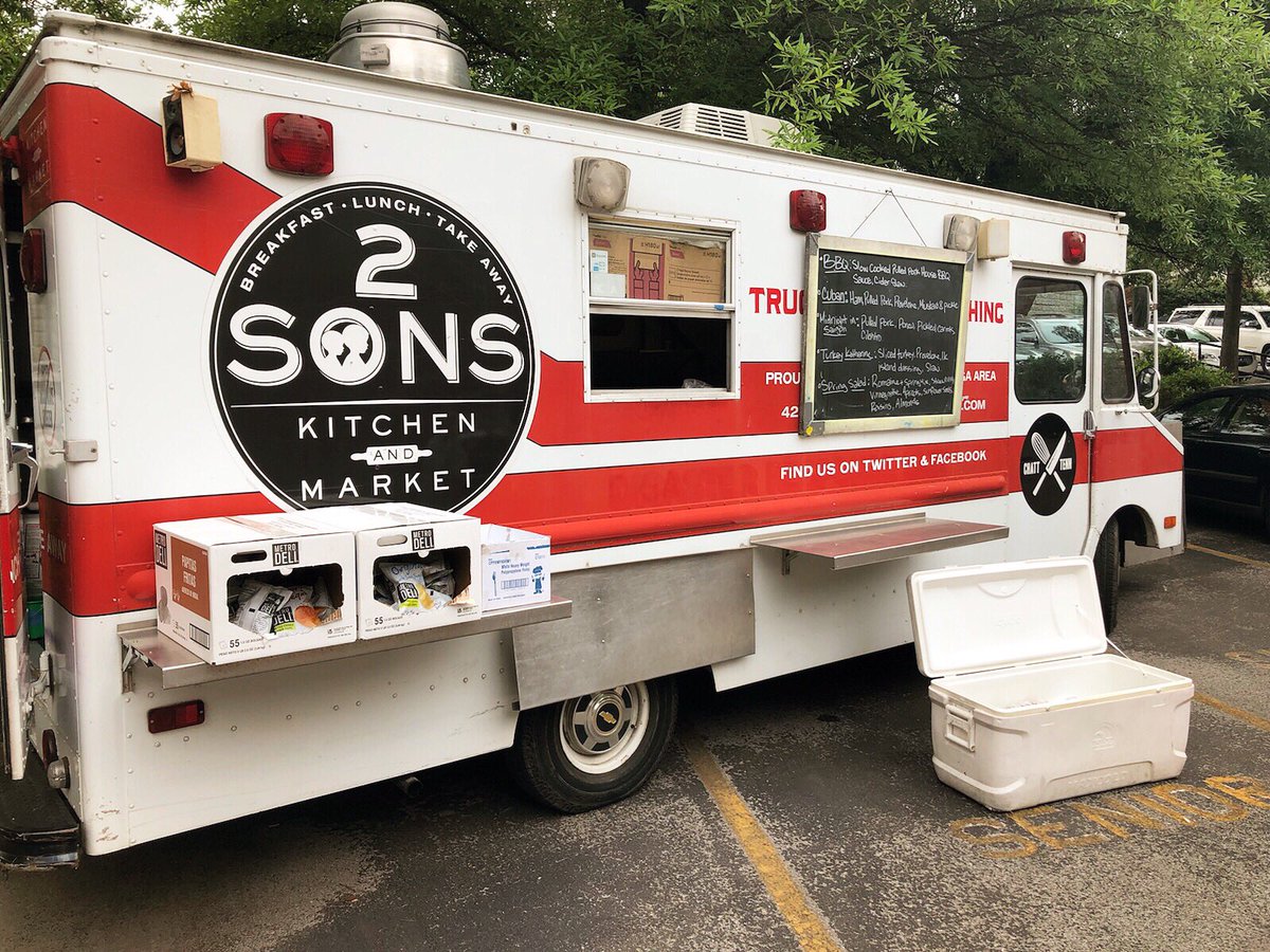 2sonskitchen's tweet photo. Hey Chattanooga! We’re out at St. Paul’s Episcopal Church until 1pm. Come grab a meal and pay what you can 👍🏼 https://t.co/7ScJj1bIqp