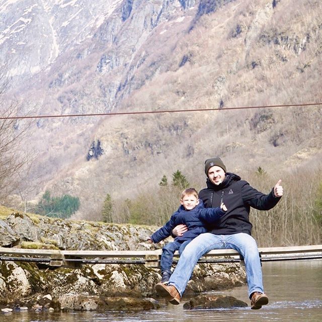 CompassCalling's tweet image. One of the coolest things about Norway 🇳🇴 is that it is permitted to wander in nature anywhere you like. Trespassing doesn’t exist. Simply park your car, find a cool spot and enjoy a picnic lunch in an amazing spot! We found this tiny bridge and a half-b… bit.ly/2HakUIi