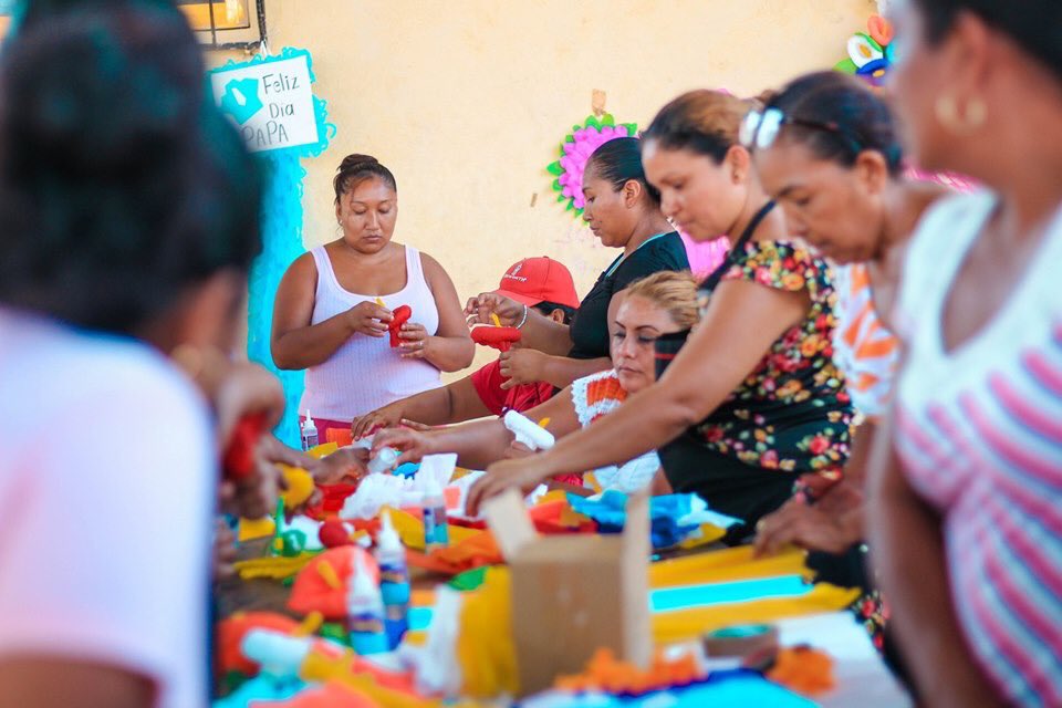 Mov_Gro's tweet photo. El pasado martes 7 de mayo, #MovimientoCiudadano 🦅 a través de Mujeres en movimiento Acapulco, llevó a cabo en la Comunidad de Lomas de Chapultepec, un taller para aprender a elaborar jabones artesanales. https://t.co/CUJVQfcQdE