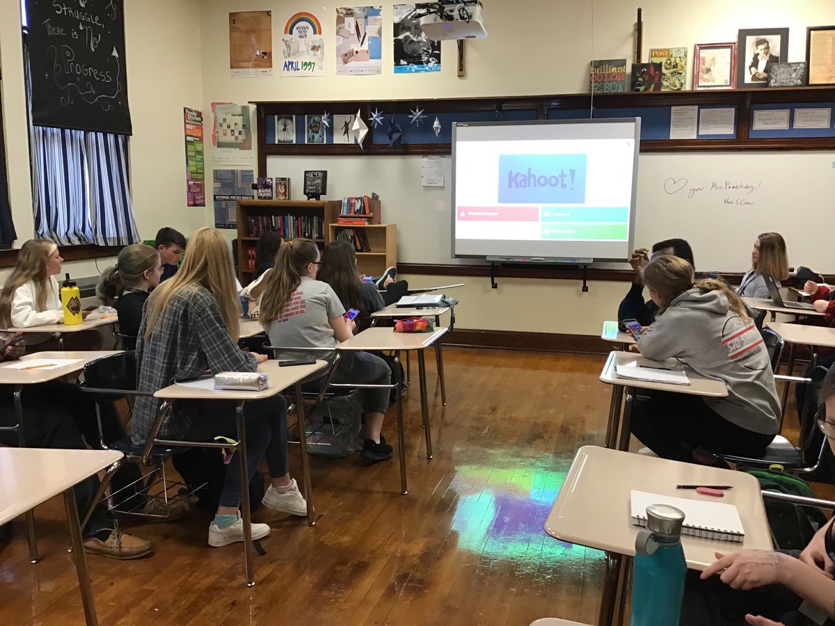 AprilinWichita's tweet photo. Using @GetKahoot to review for the #APLang exam next week! #weflytogether #westudytogether #collegeready #blueacenation #wpsproud https://t.co/gcp4JxLMqH