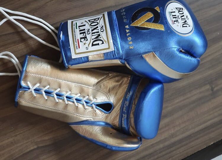 Las manos de los campeones, protegido por los mejores guantes.
#noboxingnolife <a href="/oscarvaldez56/">Oscar Valdez</a>