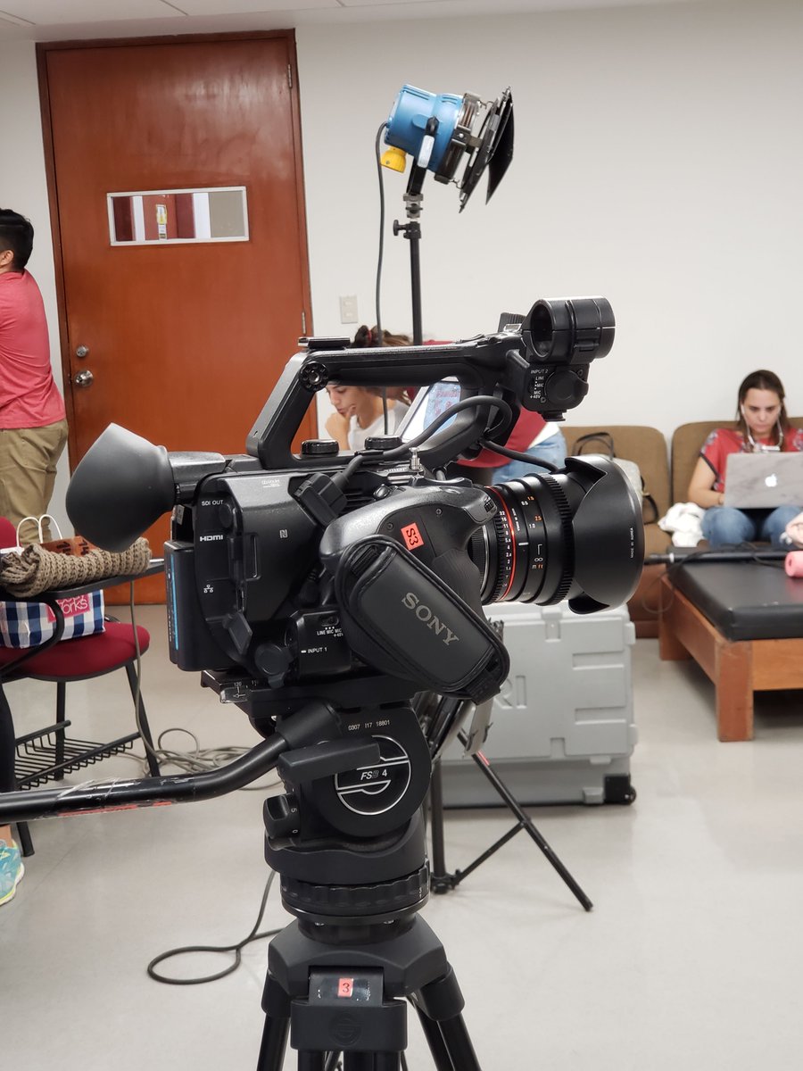 Amarotizon's tweet photo. Grabando cortometraje <3

#amarotizon #amaro #tizon #actor #grabacion #rodaje #film #fotografía #MomentoGalaxy #galaxynote9 #galaxy #galaxynote9camera #camera #camara #instagood #picoftheday #photooftheday #art #ulima #lima #peru #camera https://t.co/w5qHD7ZegG