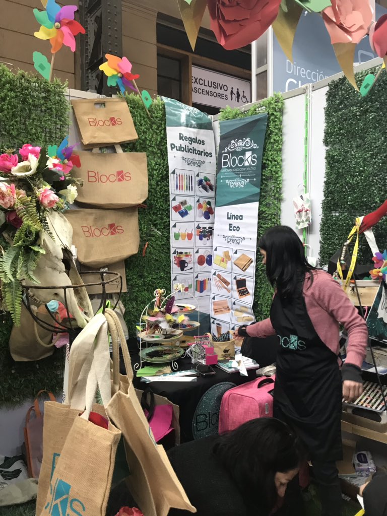 ExpoFemer's tweet photo. #Blocks cautiva a los asistentes con sus bellos productos y llamativos colores. Ven y conócelos en el stand 46 😍🛍 #ExpoFemer 2019 https://t.co/JoaPTV7kYu