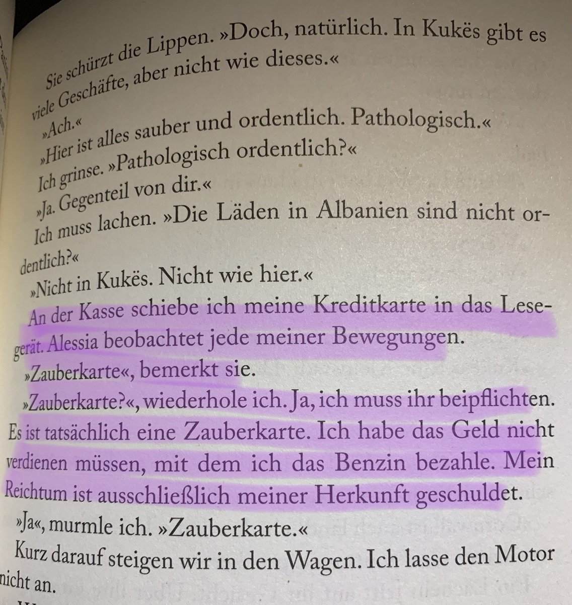 momika's tweet photo. @_Nettchen_ Nur für dich. Noch so ein Highlight. Kommt bestimmt in mein Bullet Journal der schönen Buchzitate. 😂#bbfliest https://t.co/z6HvZGaGC4