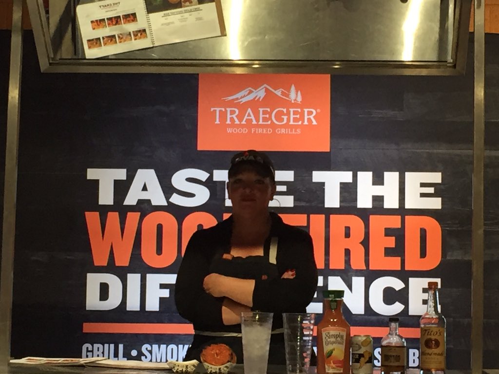 At Traegarshop class Enviro Niagara with Diva Q. Great time with new Friends. Some awesome tips for bbq season