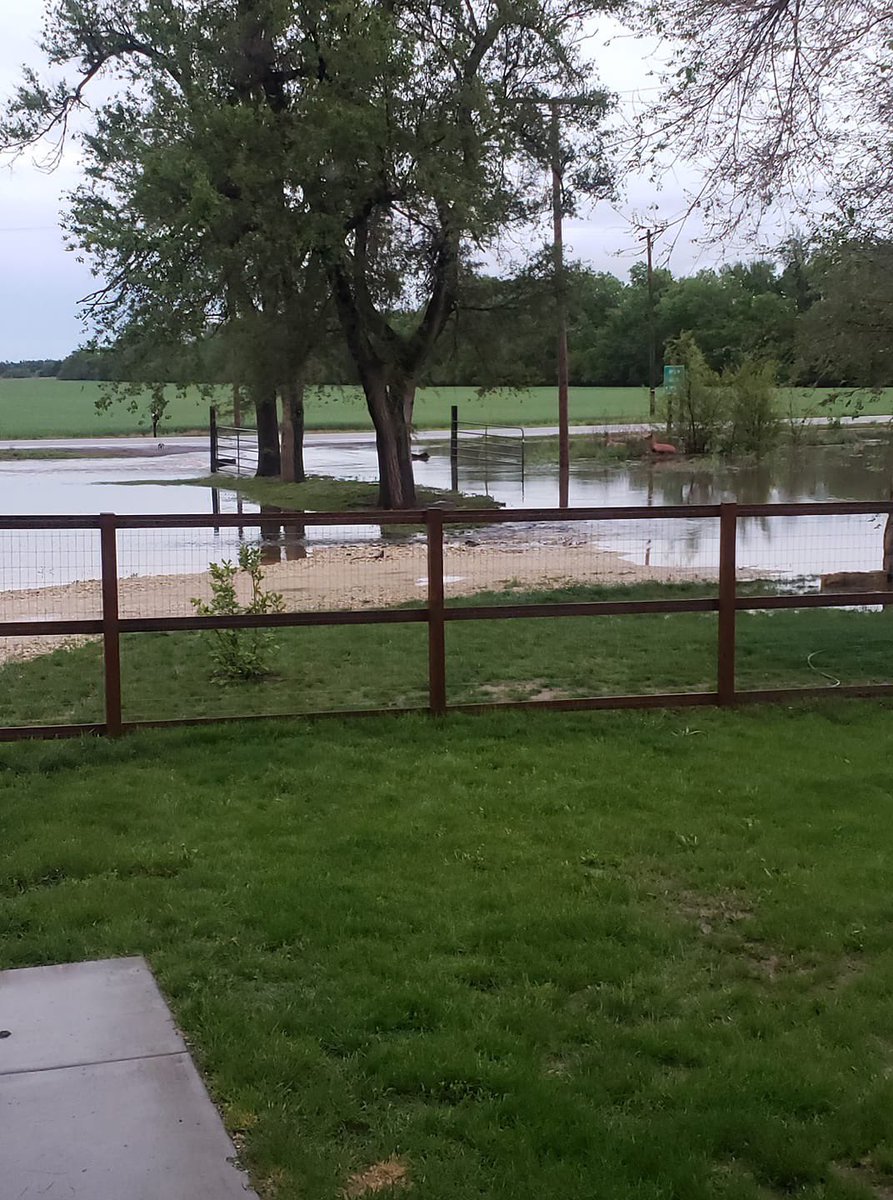 With all this rain we’ve been getting, maybe we should consider building hydraulic boat lifts! 

This photo was taken of the front yard/driveway of our very own hydraulic tech, Brian Smith... yikes! 😱