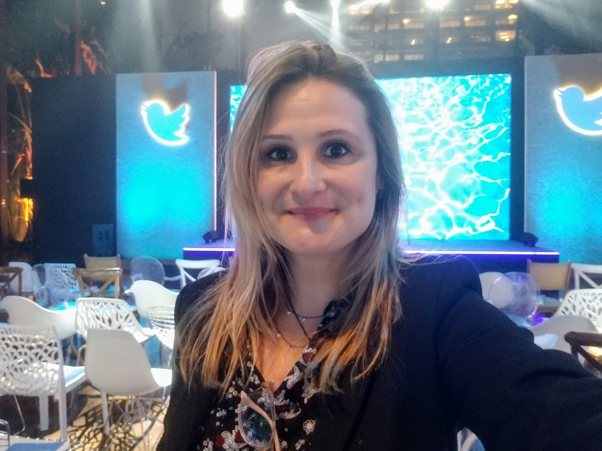 FoxSimBr's tweet image. I am about to simultaneously interpret Tweeter CEO and Founder #JackDorsey @tweeter_company and @Derella, Global Vice President, Revenue and Content Partnerships.
Social Media CEO list is now complete =) I’ve translated Google, Waze, LinkedIn, Facebook – and now Tweeter!