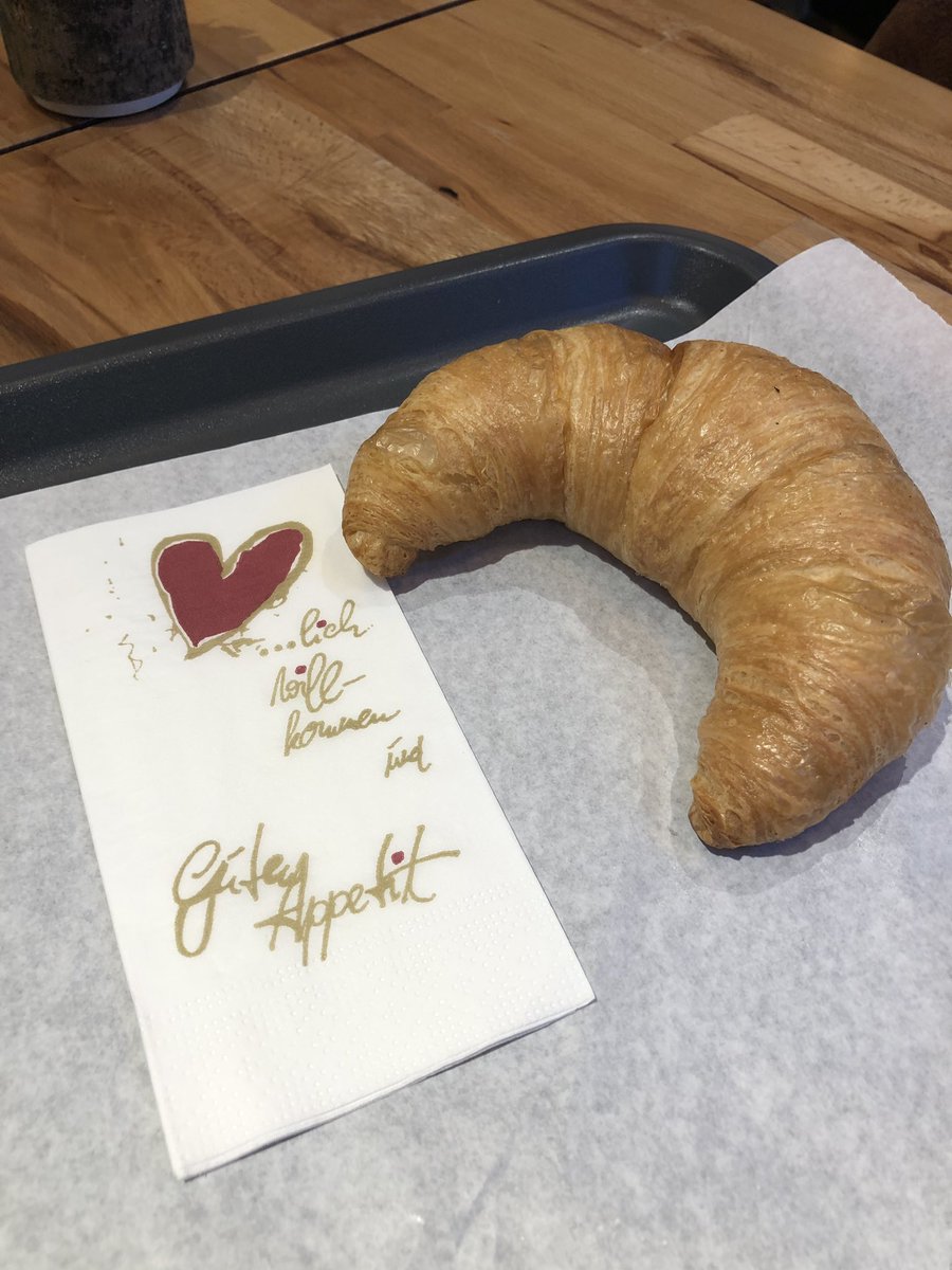 YCdris's tweet image. Got a free extra croissant from the pastry shop I went to in Vienna! Thank you complete stranger! ☺️ #YCStudyAbroad2019