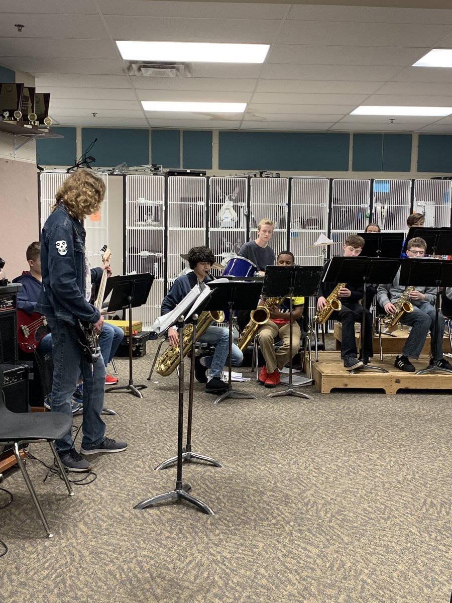 DMS Band tweet media