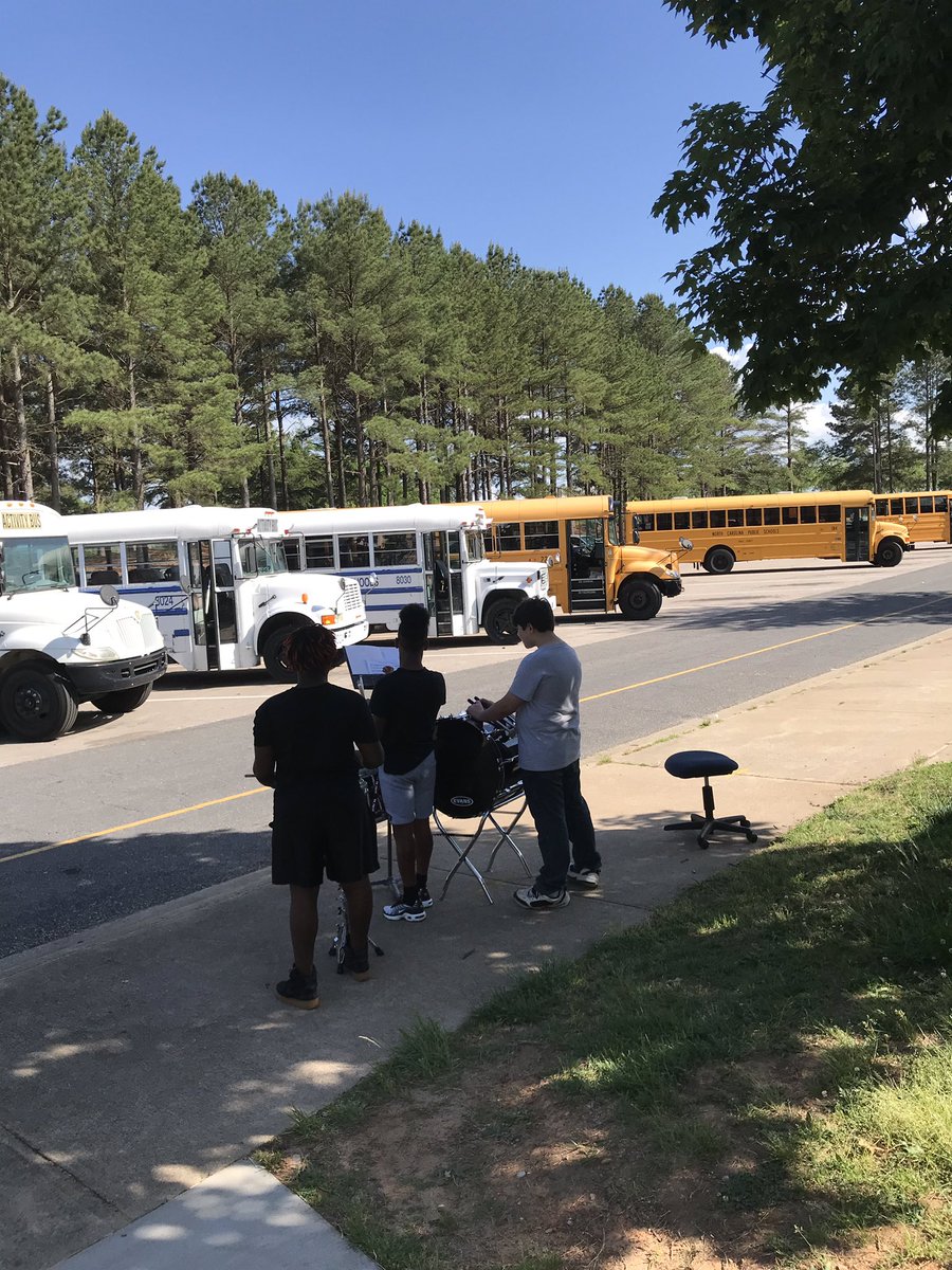 ArtsVcs's tweet photo. Spring Band Camp day 1...VCS middle and high school band members working together and building their future with the Viper Band!!  @VanceCoSchools @VanceCountyHS @VanceCountyMS @StemEHS https://t.co/PLkdbOccif