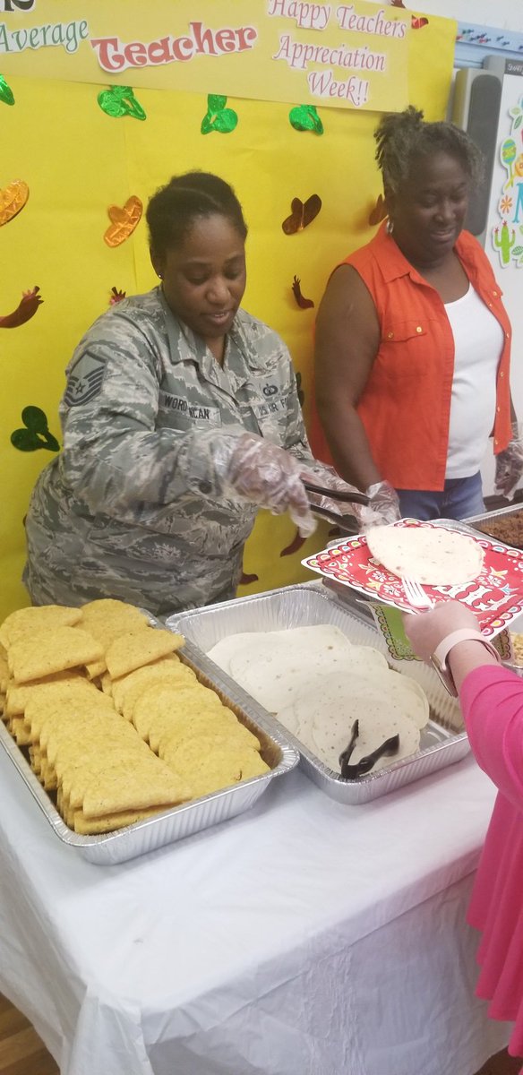 Dannelly PTA presented teachers with Appreciation Certificates along with the yummy treats!@WillieshWshelby <a href="/DrLESmith/">Dr. Lue Ella Smith</a> <a href="/MPSAL/">Montgomery Public Schools</a> <a href="/DwightKBrooks/">Dwight K. Brooks</a> <a href="/DegaSuper/">SuperDega</a>   #TeacherAppreciationWeek