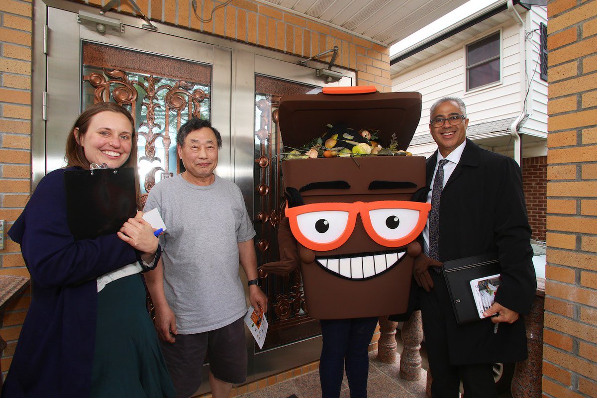 NYCSanitation's tweet image. Today #InQueens DSNY Acting Commissioner Steven Costas, Deputy Commissioner Bridget Anderson and Chief Edward Grayson, took part in door-to-door resident outreach, to encourage NYers to #MakeCompostNotTrash! Sign up for a volunteer opportunity: on.nyc.gov/30brzdQ