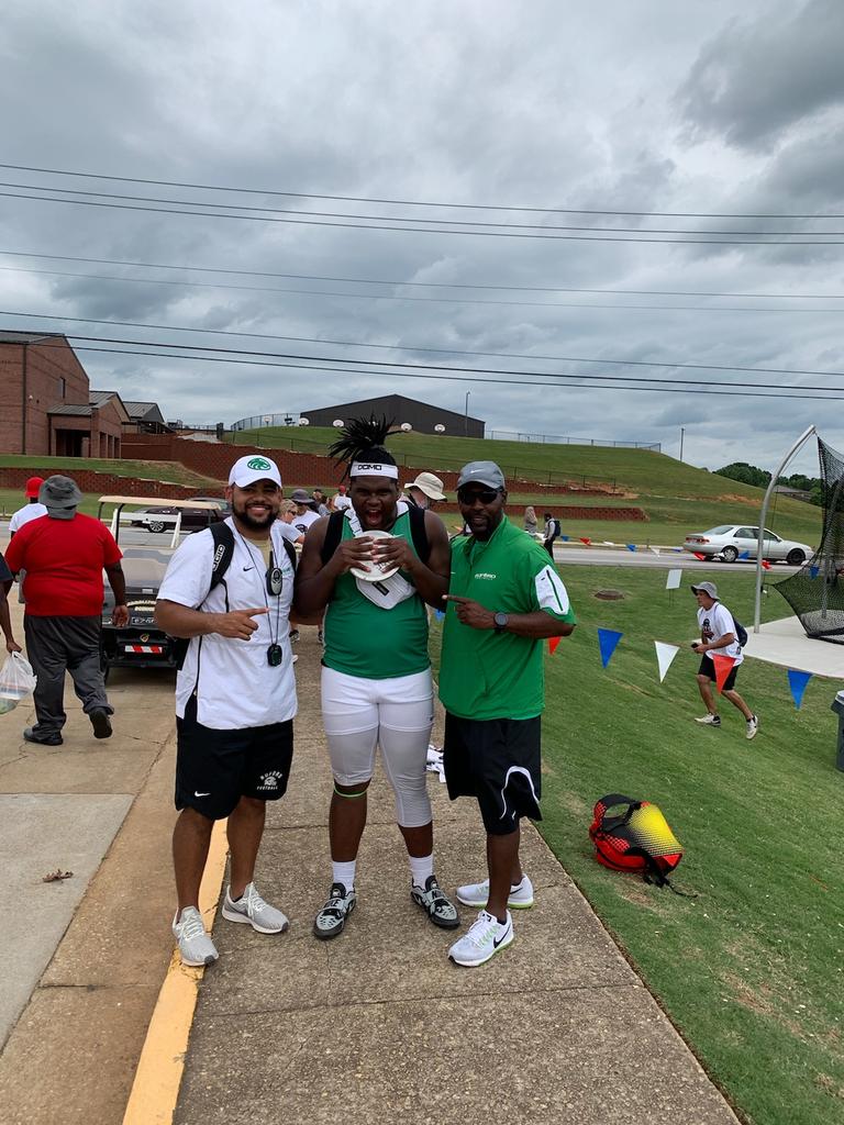 Coach_Davis22's tweet photo. Firt stop: Buford State champion in Boys 5A discuss. Second stop: The U 🙌🏾 #WeAintDoneYet #NothingButSuccess #BufordWolves #Miami https://t.co/1pCIpxdDRz