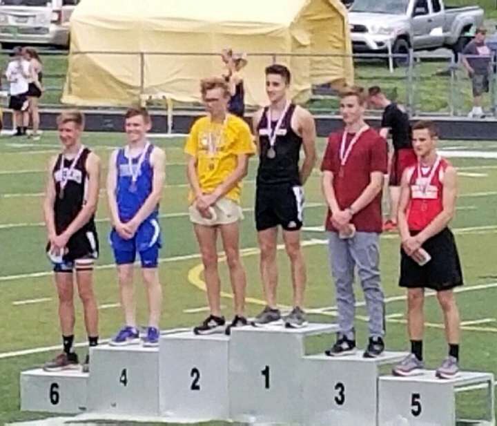 TF_RHS's tweet photo. More places from the Mercer County Meet! 
•Tofani 4th in the 300 hurdles 
•Hart 2nd in the 3200
•Hart 4th in the 1600 
•Cadman tie for 6th in shot https://t.co/is72grrBWp