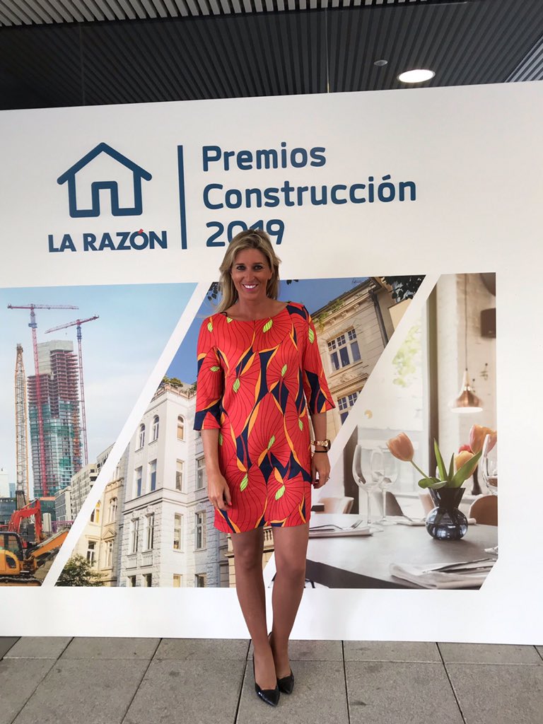 laura_arranz's tweet photo. Hoy el diario @larazon_es celebra su I Edición de los Premios Construcción, Rehabilitación y Decoración. En unos minutos recogiendo nuestro premio 🏆 👏🏻👏🏻👏🏻👏🏻 @ibermaticagrupo #ibbuilding #microsoft https://t.co/pgS75v5rW5