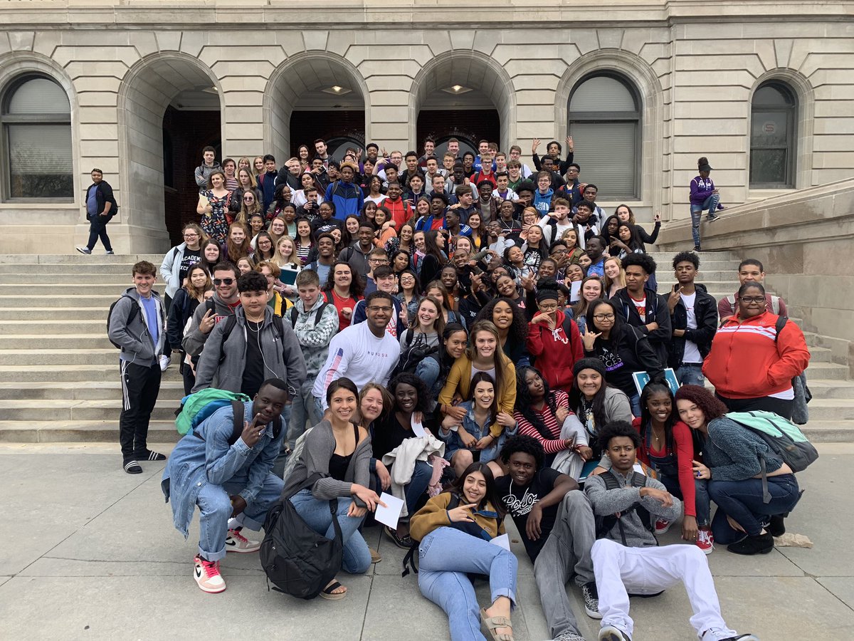 CentralNest's tweet photo. Class of 2019 signing off... #champhighforever https://t.co/XCGlETv6tY