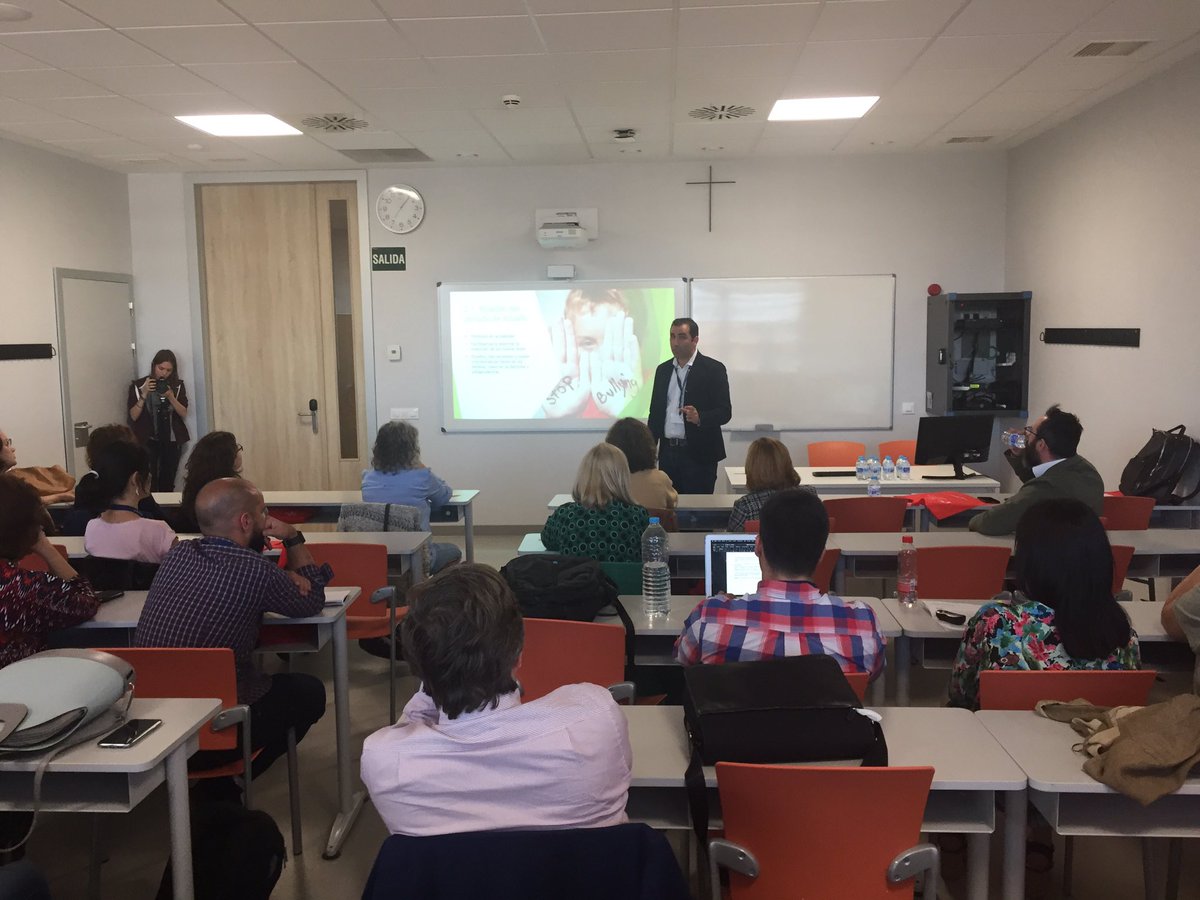 Sesión comunicaciones  #JornadasAcosoEscolar