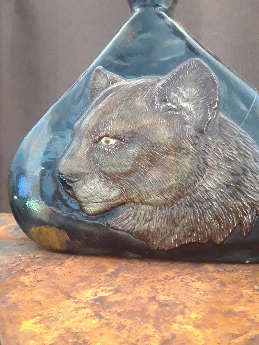 paetheon's tweet photo. #art #painting #ceramic #ceramics #glazing #vase #mountainlion #welding #weldart #stands #customstands https://t.co/JsF0vjQKio