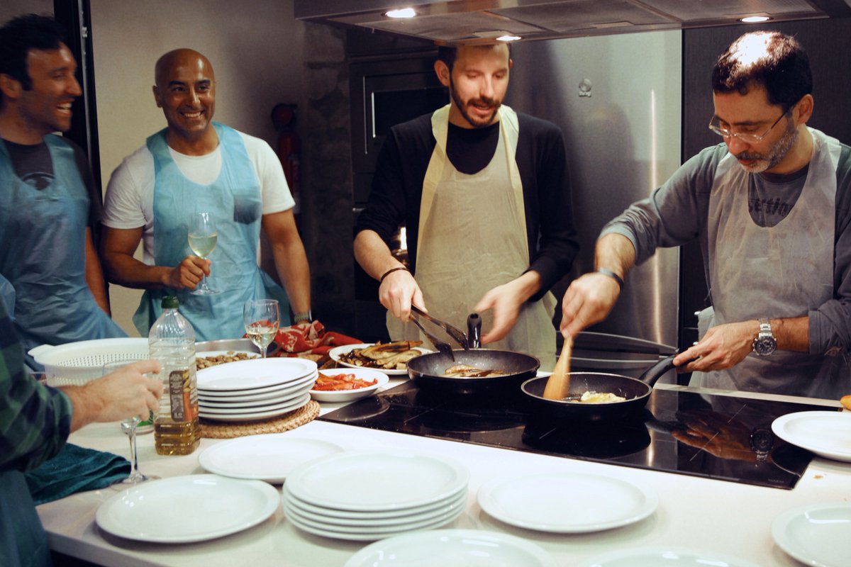 bevalue10's tweet image. ¿Quieres realizar una actividad divertida en tu empresa para aumentar su motivación, la cohesión, la comunicación y el trabajo en equipo? ¡Descubre lo que tenemos para ofrecerte! tobevalue.com/servicios/acti… #bevalue #coaching #RRHH #teambuilding #motivacion