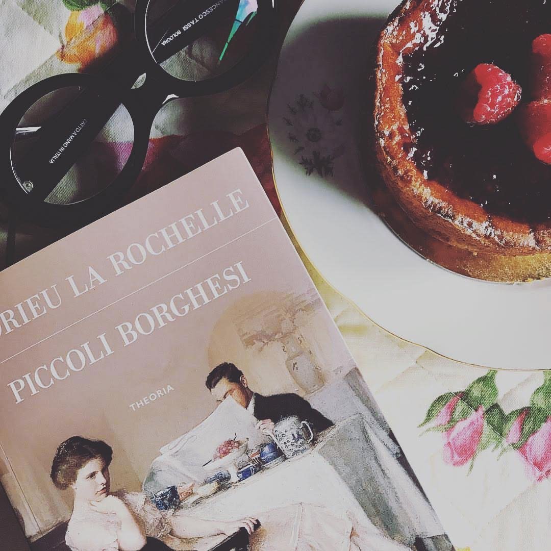 #OggiTiVorrei una cheesecake e un libro .. >> bit.ly/2T9xZ9z 

Piccoli borghesi - Pierre Drieu La Rochelle 
#libridaleggere  #libri  #libribelli #letteratura #passionelibri #leggeresempre #leggereovunque #amoilibri #amoleggere #leggerefabene