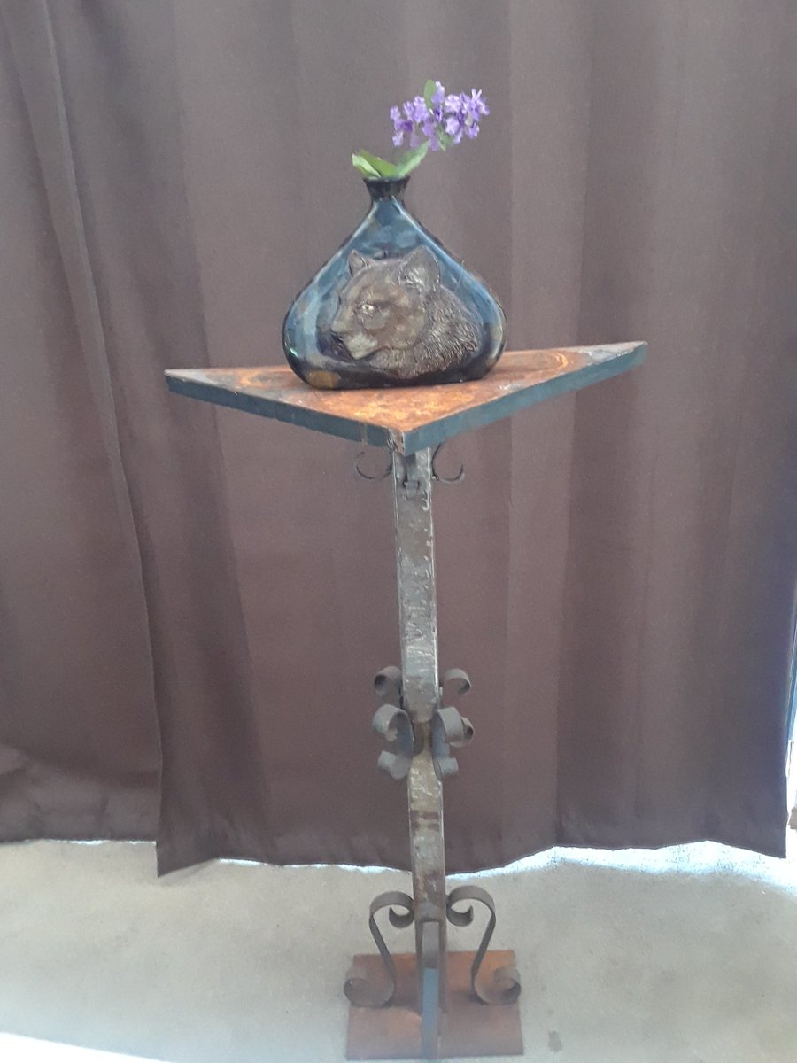 paetheon's tweet photo. #art #painting #ceramic #ceramics #glazing #vase #mountainlion #welding #weldart #stands #customstands https://t.co/JsF0vjQKio