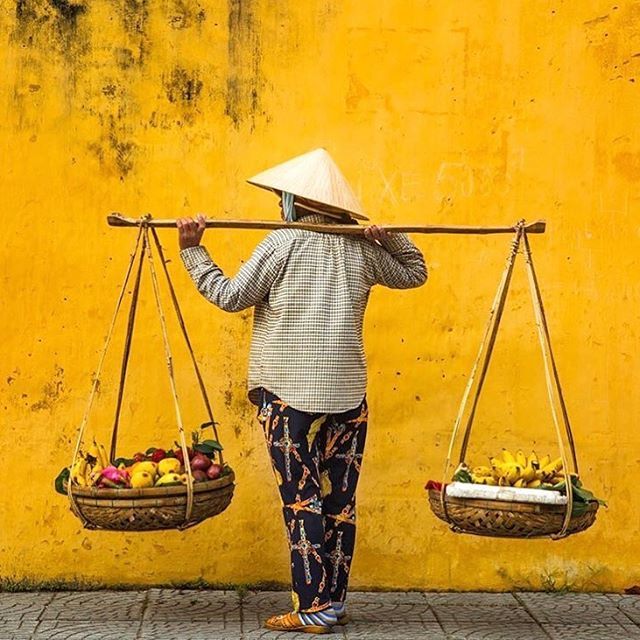 wanderlustmag's tweet photo. Your #DailyDoseOfWanderlust from @rehahn_photography, shared to #wanderlustmag 📸 A woman in Hoi An, Vietnam 🇻🇳 Balanced. .
.
.
.
.
#wanderlust #wanderlustmag #wanderlustmagazine #wanderlusting #travel #travelling #travelgram #lovetotravel #explorethe… https://t.co/YAy9TimrFD https://t.co/pyJ91cY6bs