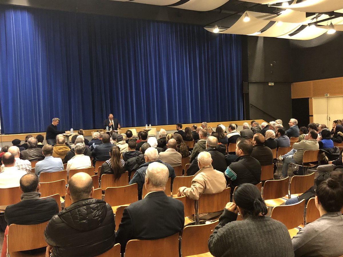 Réunion publique sur le projet urbain Centre-Ville Bellevue, qui s’apprête à restructurer le quartier pour lui donner une nouvelle dynamique. Chacun bénéficiera d’un accompagnement individualisé dans cette démarche qui améliorera significativement le cadre de vie des habitants.
