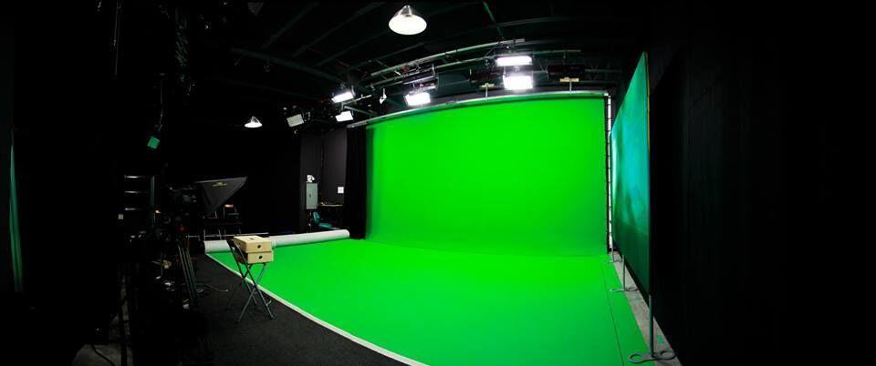 Are you a photographer looking for a #studio to do #photo shoots for clients? Maybe you're a videographer looking for space to film a scene or training #video. We can help with that. inmotion.ca/studio/ #ottfilm #greenscreen #photography #ottawa