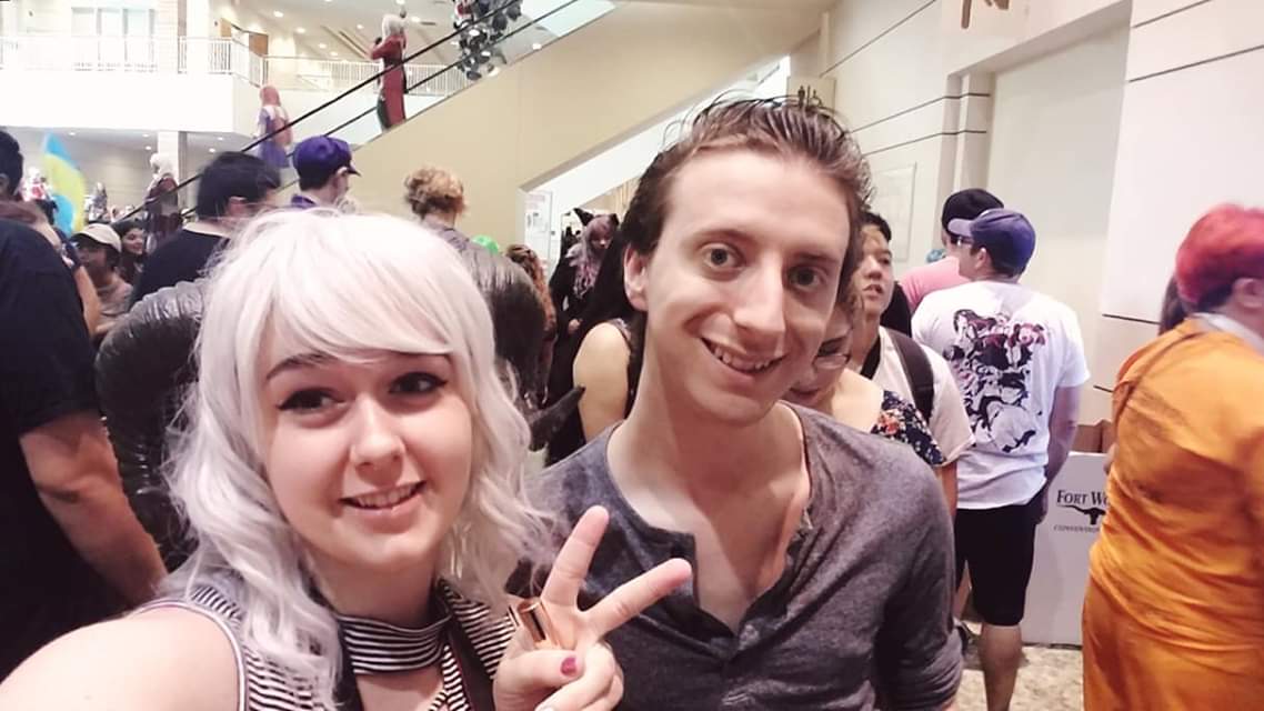 ClownPantsu's tweet photo. I have met #projared and not only did he cheat on his wife I can confirm this mans out here wearing SKETCHERS https://t.co/WWK9e1cG9F