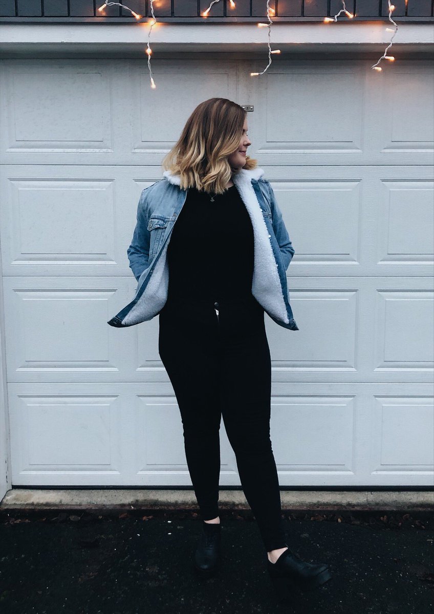 dontcrywhy's tweet photo. remember that time shawn dropped some winter merch and i felt creative so i just did one myself. I used an old denim jacket and added the fluff + design. i actually loved doing that https://t.co/2qXoRg6KVr
