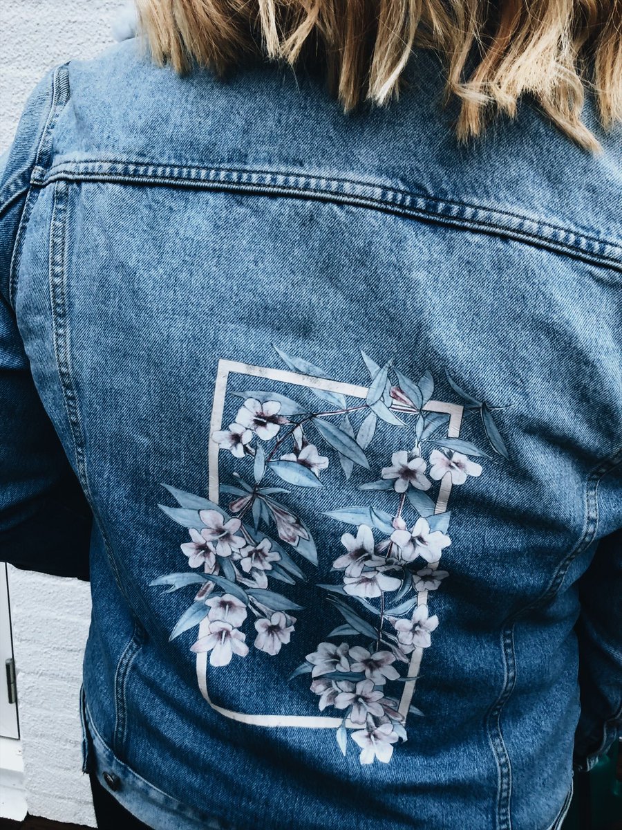 dontcrywhy's tweet photo. remember that time shawn dropped some winter merch and i felt creative so i just did one myself. I used an old denim jacket and added the fluff + design. i actually loved doing that https://t.co/2qXoRg6KVr