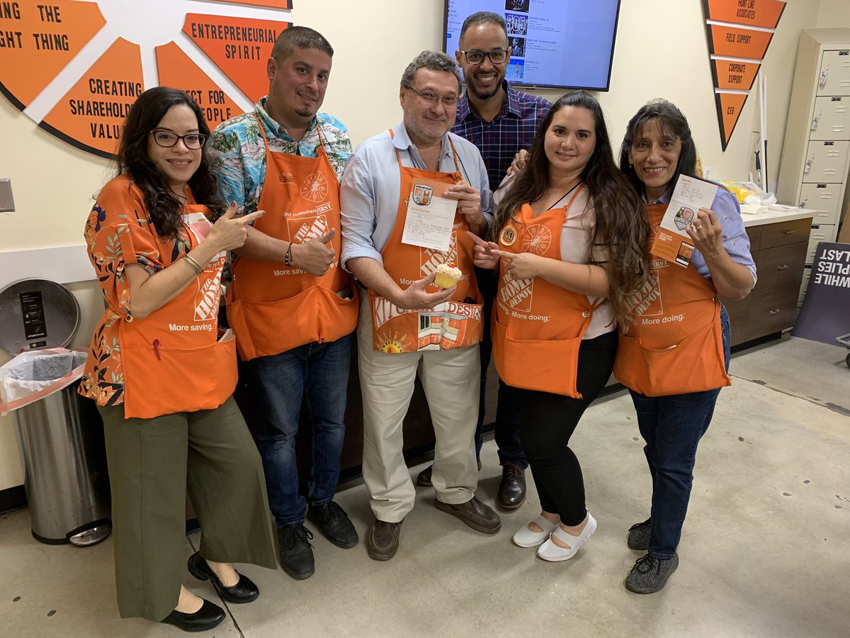 rose_taylorwood's tweet image. It’s all about Jose today!! Thanks for being truly committed to The Home Depot and our customers🌹@VegaMapvega @MartineMcKenzi4