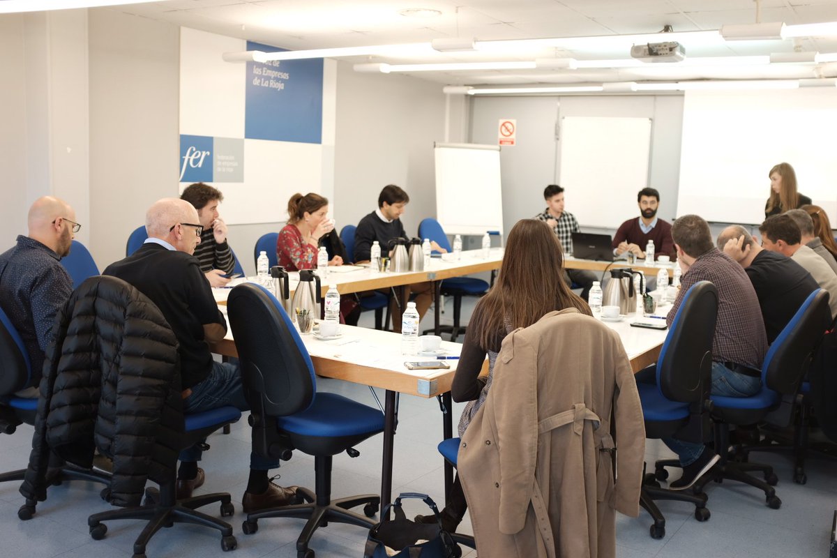 Bosonit's tweet photo. Una vez más, agradecer el interés mostrado a las empresas riojanas por plataforma #FIWAVE, que ofrece soluciones reales gracias a tecnologías #BigData #MachineLearning #BusinessIntelligence  
Próxima jornada Arnedo: https://t.co/NyfL0EVAcn
¡Gracias también a la @empresa_rioja ! https://t.co/zdGOX7n0nb