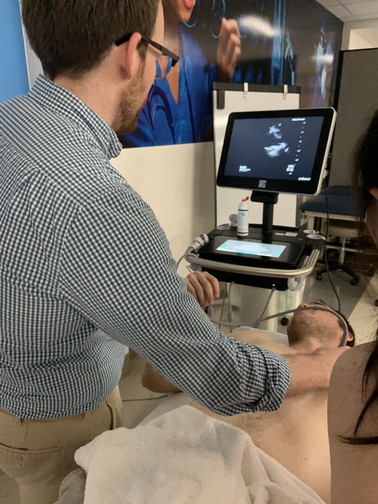 InternalUk's tweet image. UK IM residents getting some hands-on #POCUS experience during noon conference courtesy of Dr. Dhar.  #UKIM