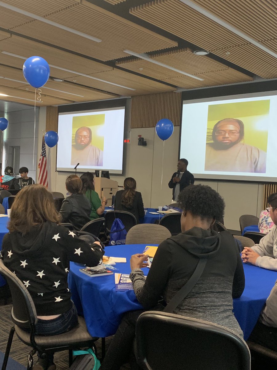 Outreach_CJUHSD's tweet photo. Learning and feeling empowered at the SBVC Guardian Scholars Conference!! “After safety, help students focus on passion and finding happiness... help them understand where they are, why they are there and how to accept it...” @the220exp thank u!!!#toolsformytoolbox #knowyourwhy https://t.co/5WqGxwIgoM