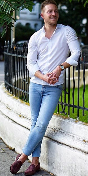 white shirt light wash jeans