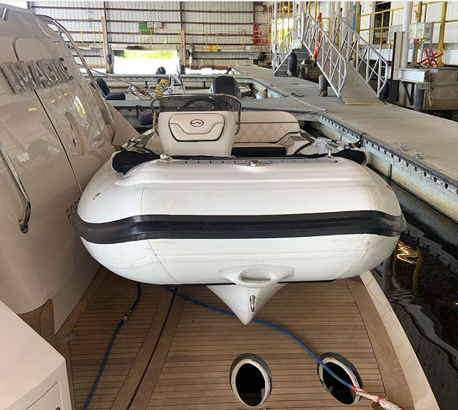 WalkerBayBoats's tweet photo. #WalkerBay 450 Deluxe #YachtTender on a new 75' @HatterasYachts . Thank you to our dealer Inflatable Boats of Florida and to Chock Masters for the professional installation. Find all specs and info on the Generation 450 DLX: https://t.co/BrnZnNeMAd…/generation-dlx/generation-450 https://t.co/mA9VryEzrr