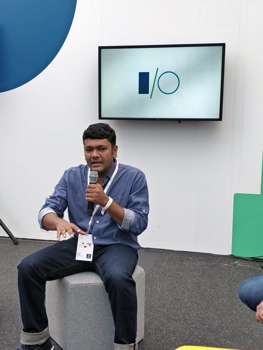 GoogleDevsIN's tweet photo. Packed lounge to hear 'How to build scalable communities' by @Arpansac, organizer of @gdg_nd at #io19 #IndiaAtIO19 

Get a glimpse of his talk by reading his blog on his journey with GDG New Delhi 👉 https://t.co/hebLRBXkUo https://t.co/nvwTyzwN0N