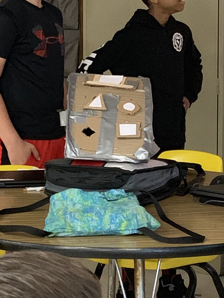 Design and modeling 5th hour toy presentations #Oakville middle #OMS