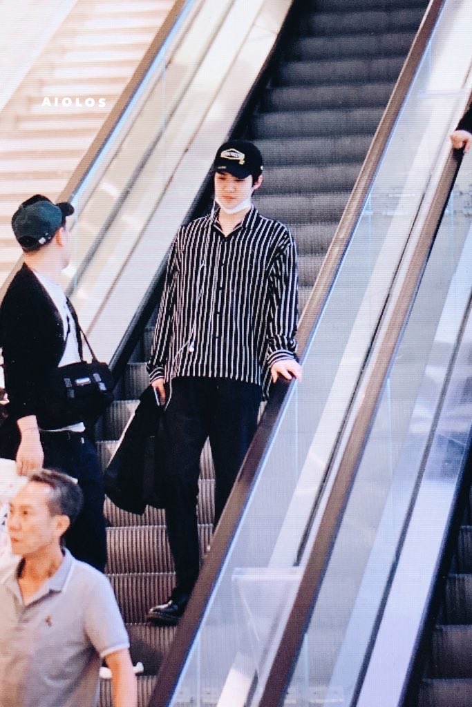 morningpassages's tweet photo. Sehun finally landed in LA after a long flight. I hope he had chance to rest and gain energy. Wish them a great time in LA and safe filming ~ ❤️ #SEHUN #세훈 #吴世勋 @weareoneEXO https://t.co/HvxHLi2Ort