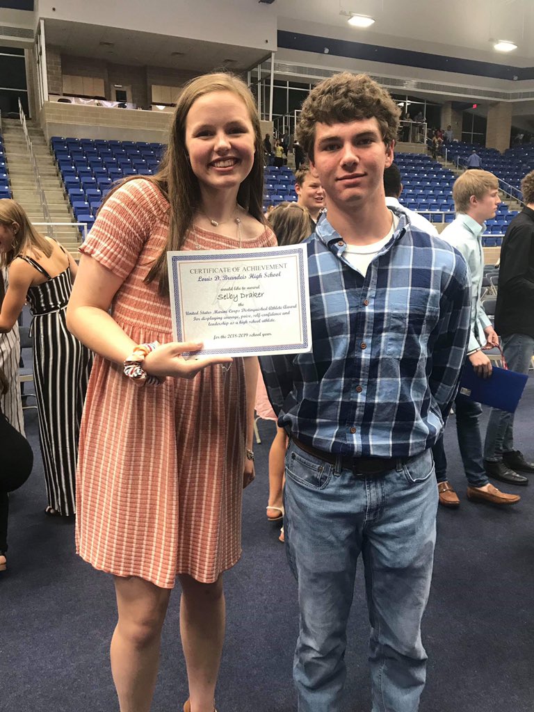 Brent_S_Draker's tweet photo. Super proud of Selby and Brett for winning the United States Marine Corp Distinguished Athlete Award for displaying courage, poise, self-confidence, and leadership as a High School Athlete! #prouddad @SelbyDraker https://t.co/KlRkdyilOM