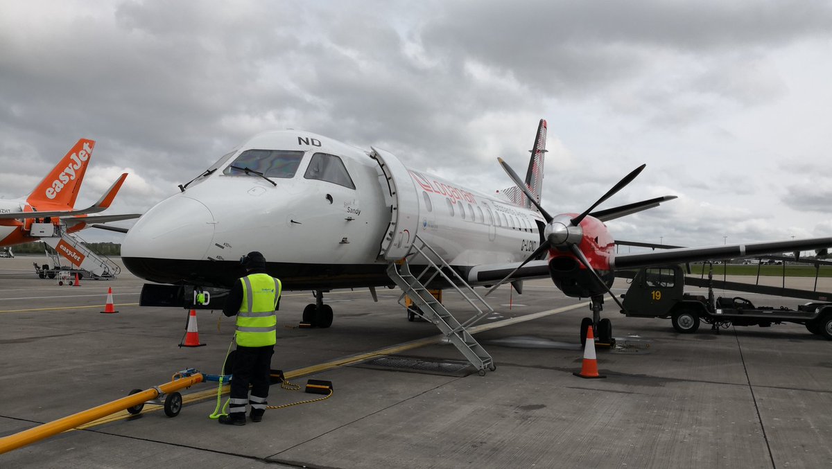 Amazingly I got a cup of tea and a Tunnocks caramel wafer, for free, on this short flight. Nice touch <a href="/FlyLoganair/">Loganair</a>