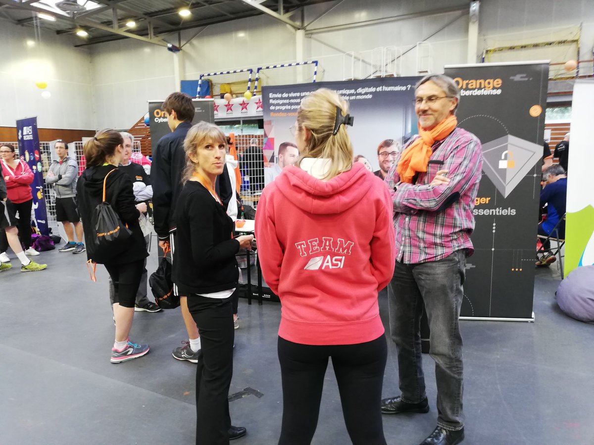 OrangeBretagne's tweet photo. C'est parti pour la 5⃣ème @RunINSA_Orange à @metropolerennes ! LA course qui relie les étudiants et les entreprises dans un esprit de partage, de solidarité et de convivialité 😃🏃‍♂#Orange_GrandOuest #runinsa #Rennes https://t.co/WwxDJKqSzq