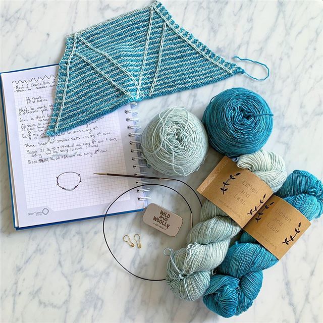 Time to cast on a new design! Normally I like to write first and knit after, but this one’s a bit tricky so I’m going to write as I go for the first bit. I have a feeling I’m in for a bit of a bumpy ride with this one, but it’ll be worth it if I can push… bit.ly/2JvDOMO