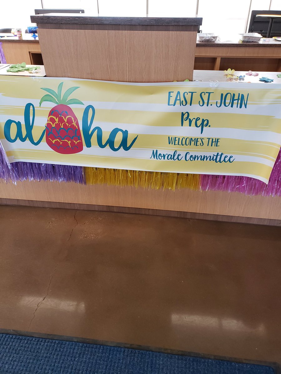 ladylanguage411's tweet photo. My faculty morale group is better than yours! Shot out to Mrs. Collins @LacieLoo @JGG0321 at the Prep for the warmest welcome AND for the Kronos tutorial! 🤪👏🏾 🤣😂 #facultymoralecommittee #districtmoraleboosters https://t.co/F6szvuhQnI