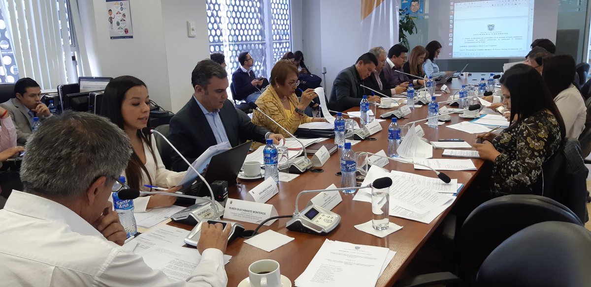 Comisión Gobiernos Autónomos tweet media